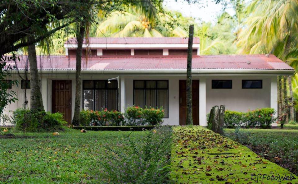 Hotel La Isla Parrita Exterior foto